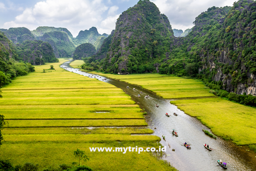 TAM COC, MIRIP RAMANG-RAMANG ATAU HALONG BAY ON LAND?