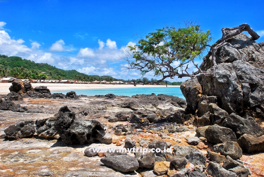 ITINERARY LOMBOK TIMUR & SELATAN 4 HARI
