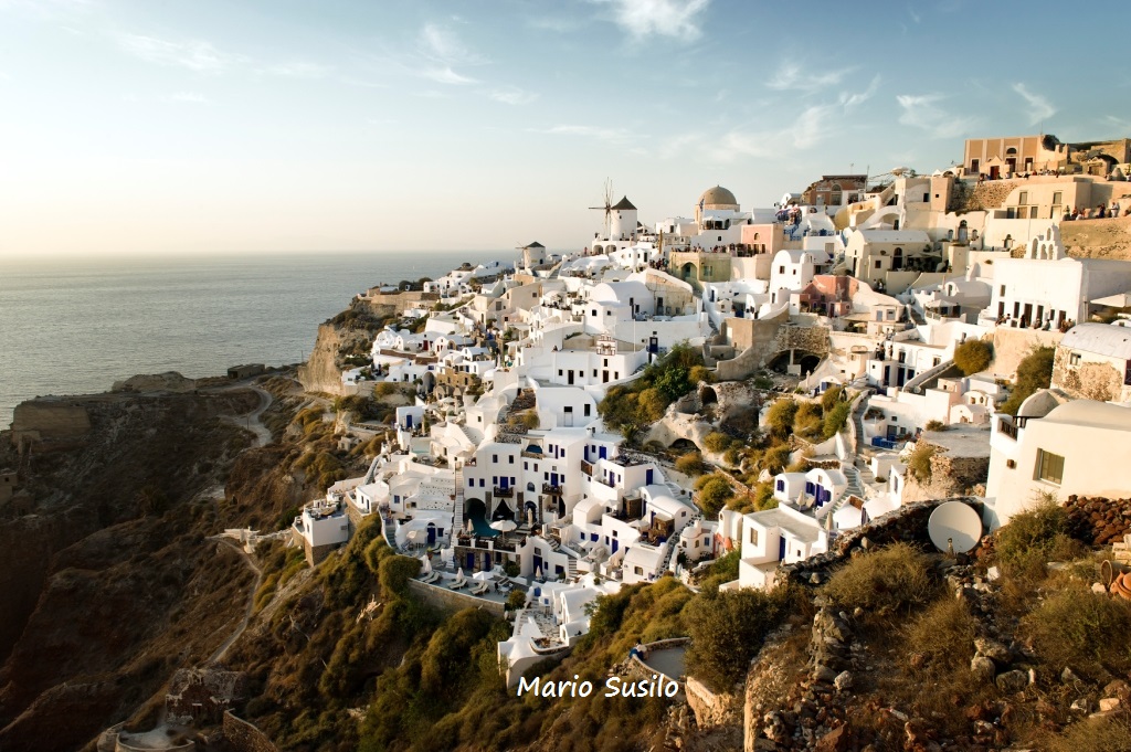 5 HAL YANG TAK BOLEH DILEWATKAN DI SANTORINI