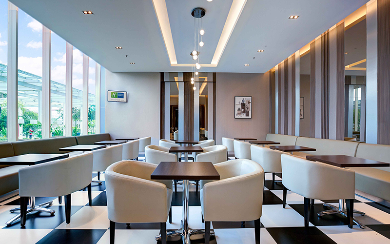 HOLIDAY INN EXPRESS JAKARTA INTERNATIONAL EXPO, SAJIKAN PAKET IFTAR BANCAKAN