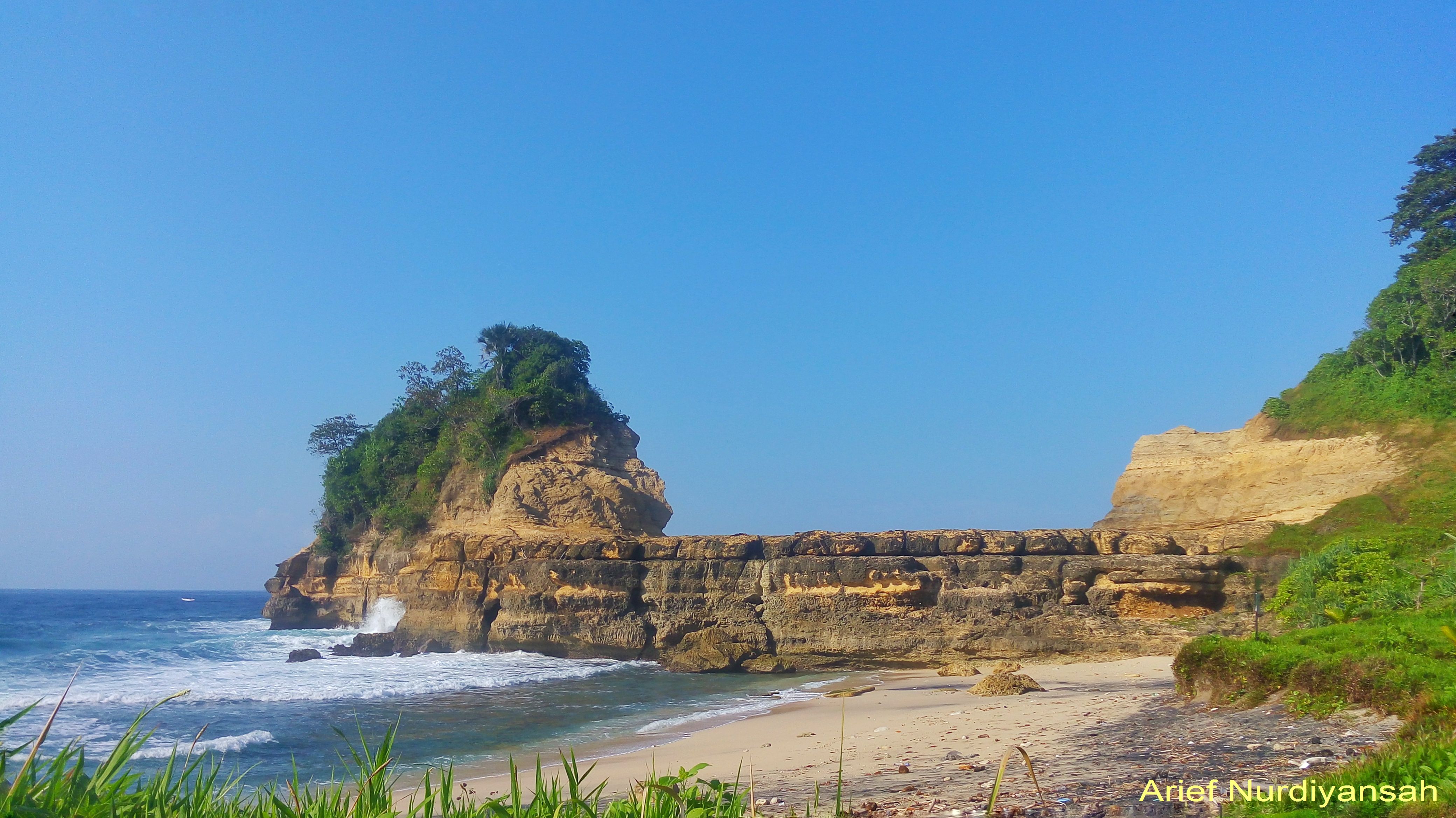 PERJALANAN MENANTANG MENUJU PANTAI PATHOK GEBANG