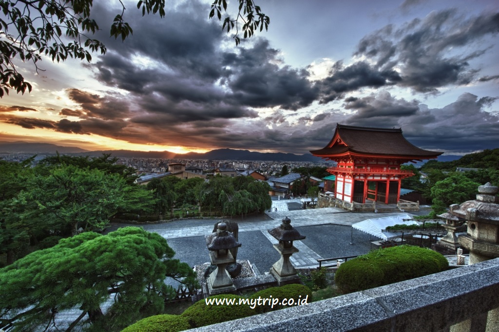 8 HAL YANG HARUS DILAKUKAN DI KYOTO