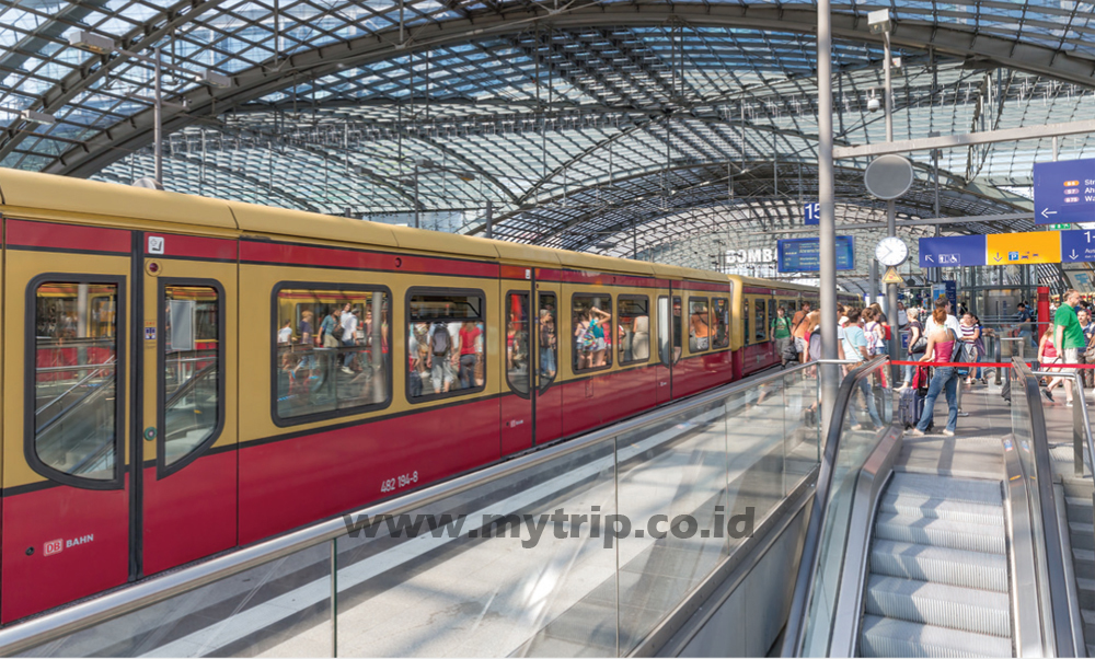 PANDUAN KELILING BERLIN DENGAN BUS DAN KERETA