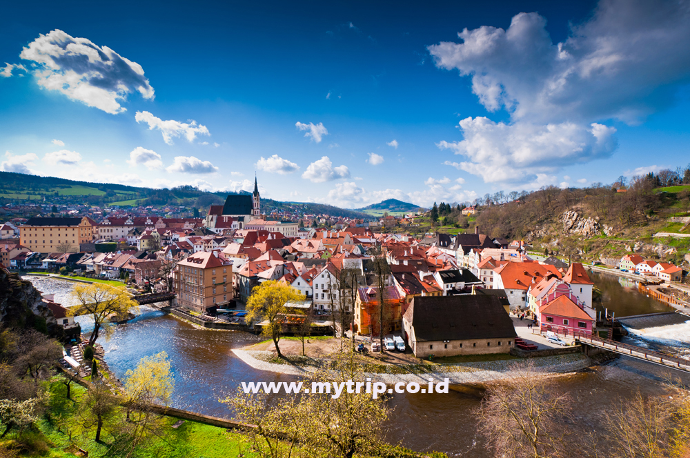 CESKY KRUMLOV: SALAH SATU DESA TERINDAH DI DUNIA