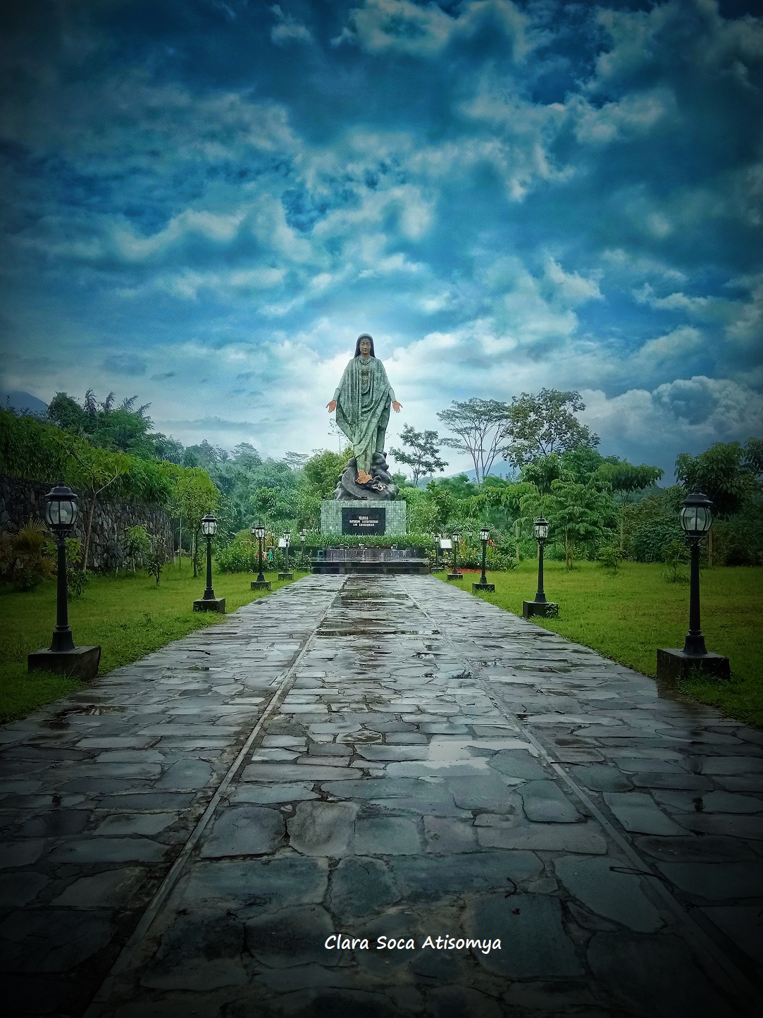 GUA MARIA GANTANG, BERDIRI ANGGUN DI LERENG MERAPI
