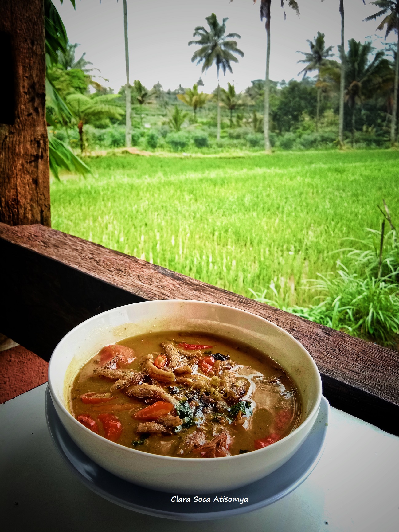 MAKNYUSNYA MAKAN SIANG MANGUT WADER KALI DI LERENG MERBABU