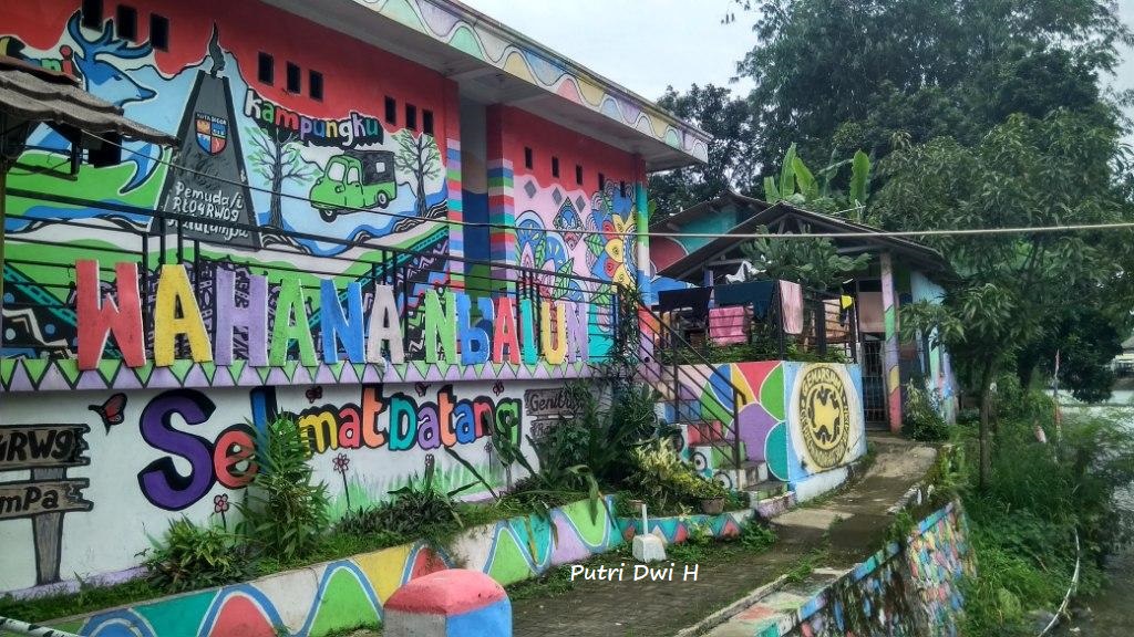 NGALUN DI KAMPUNG WARNA-WARNI KATULAMPA BOGOR