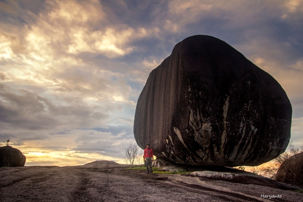 OBJEK WISATA DI BELITUNG YANG BELUM BANYAK YANG TAHU: BALANCING ROCK