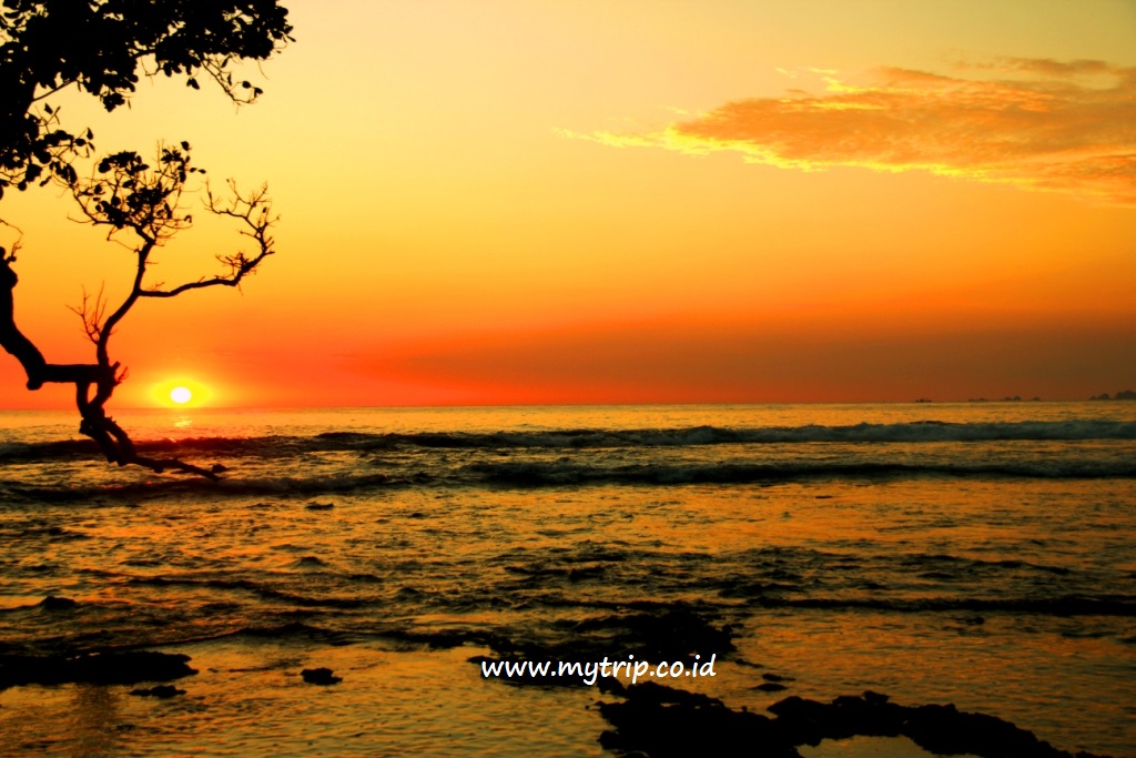 8 SUNSET YANG BIKIN BLINGSATAN, YANG NOMOR 6 TAK TERDUGA