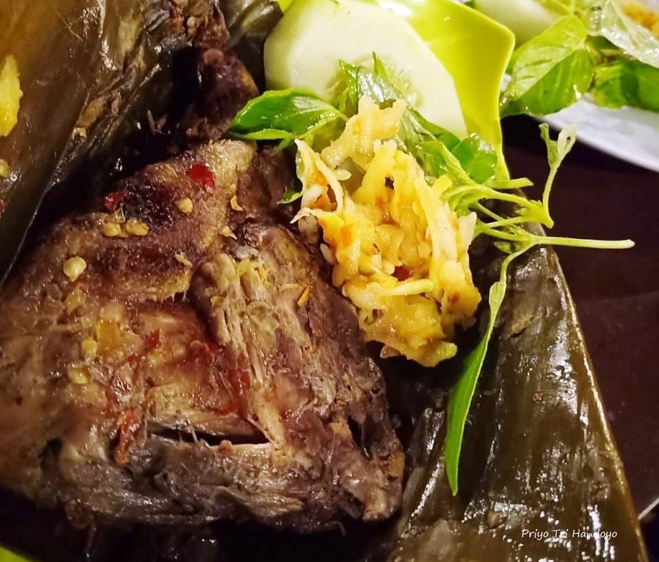KE MADURA BELUM LENGKAP KALAU BELUM NYICIP BEBEK SONGKEM
