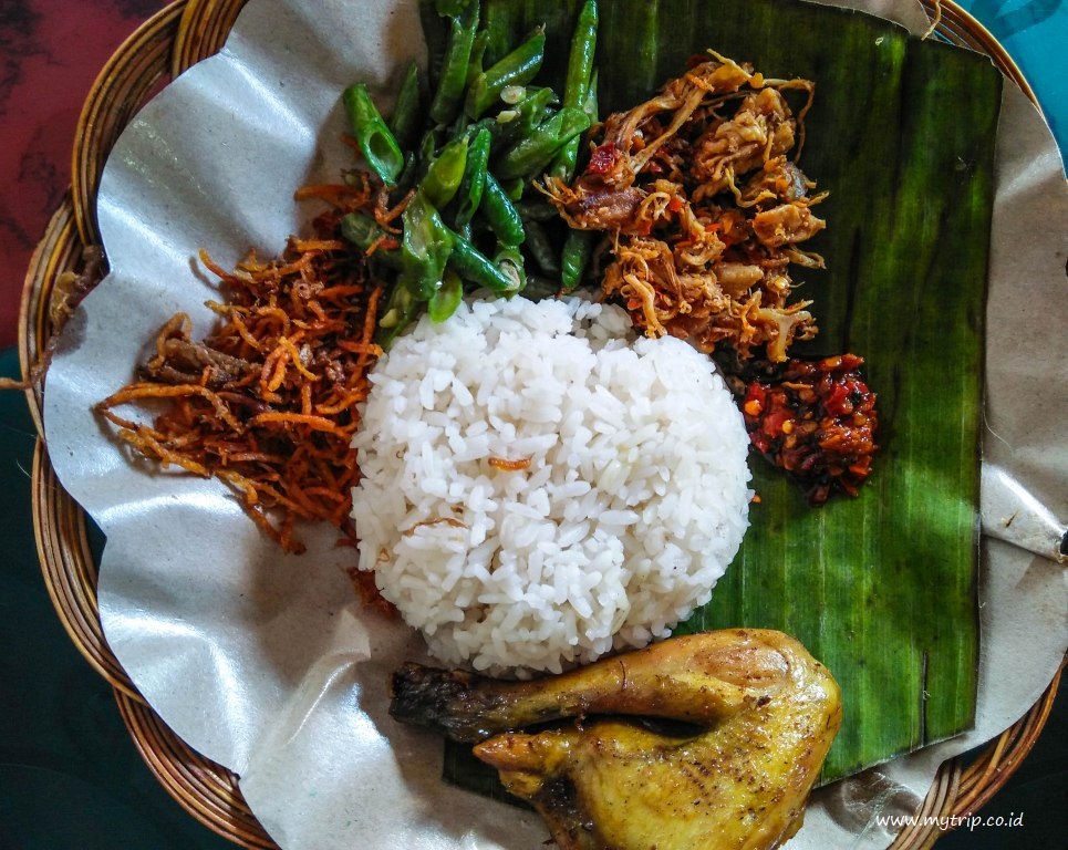 KALAU KE LOMBOK LAGI, COBAIN YA NASI BALAP PUYUNG