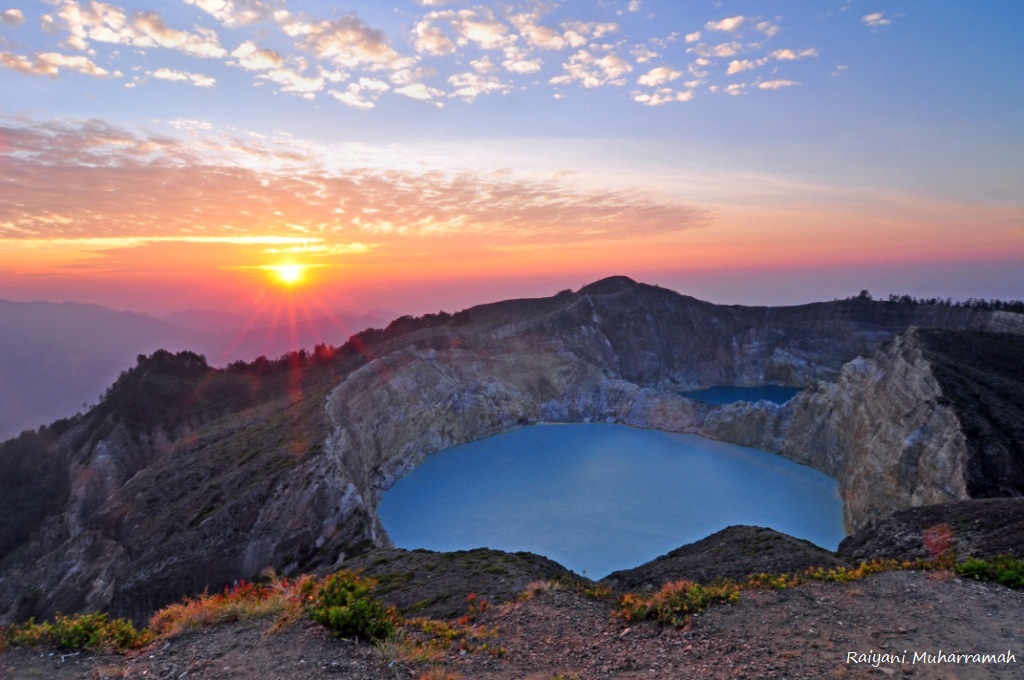PANDUAN CERDAS EKSPLOR TAMAN NASIONAL KELIMUTU
