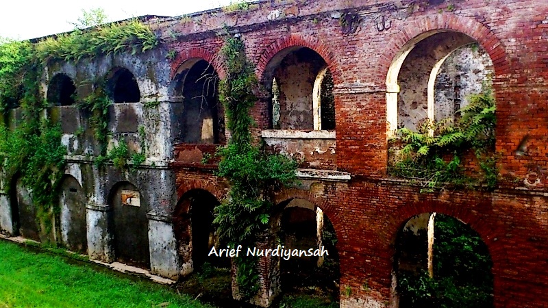 BENTENG YANG TERABAIKAN DI AMBARAWA INI SEBENARNYA INSTAGENIC LHO!