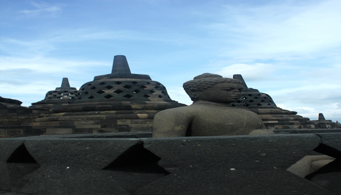 7 CANDI TERMEGAH DI INDONESIA