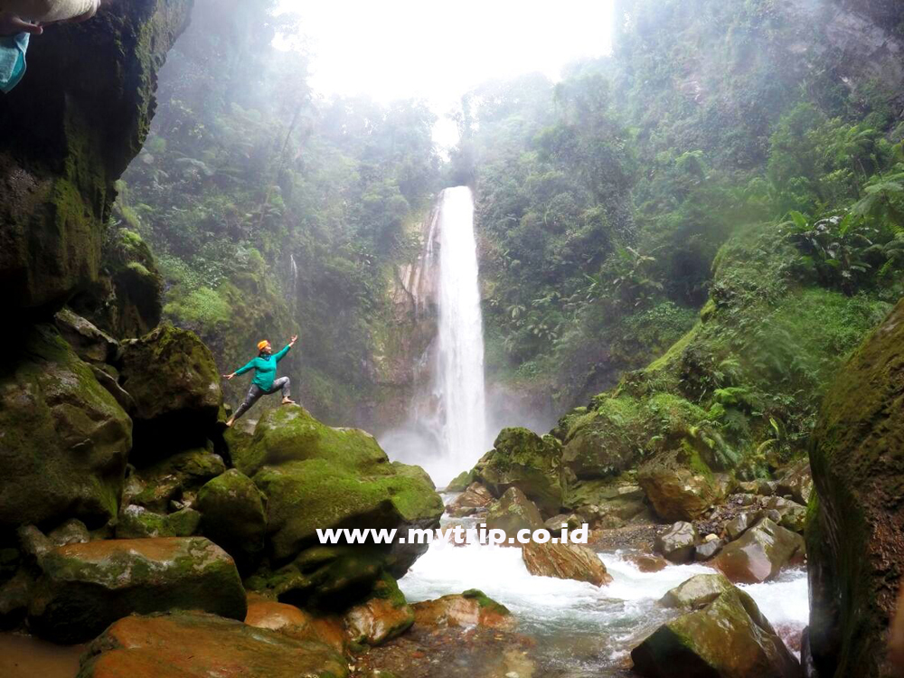 INIKAH CURUG TERTINGGI DI JAWA BARAT?