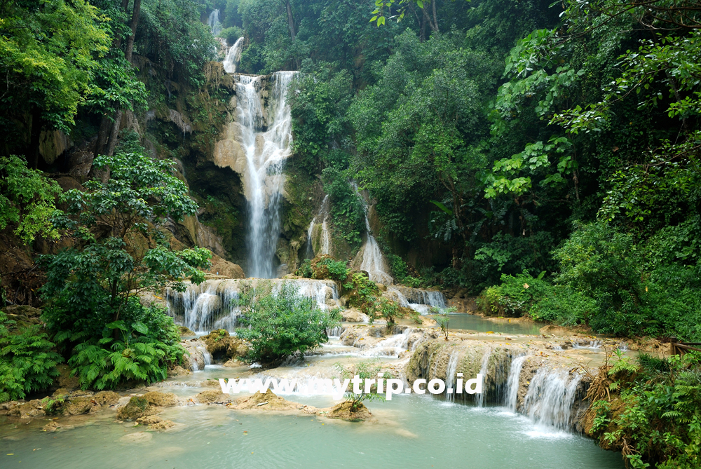 DAN SANG WAKTU PUN BERHENTI SEJENAK DI LUANG PRABANG... (Bagian 1)