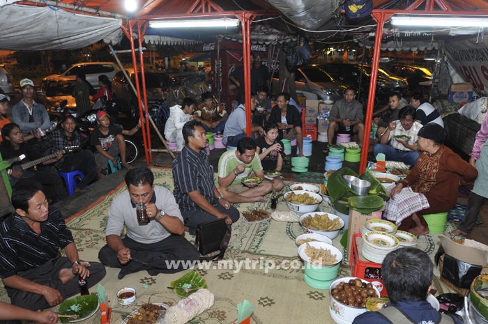 KULINER MALAM DI 5 KOTA BESAR INDONESIA