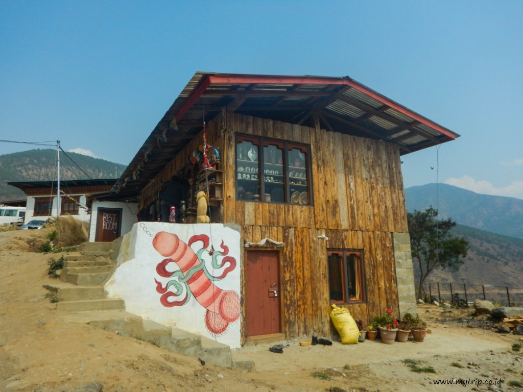 JANGAN KAGET KALAU MELIHAT BANYAK GAMBAR PENIS DI BHUTAN YA...