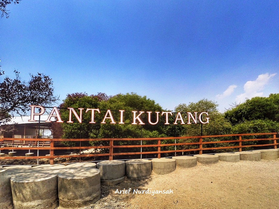 APA? PANTAI KUTANG? KOK NAMANYA NGGAK BANGET SIH?