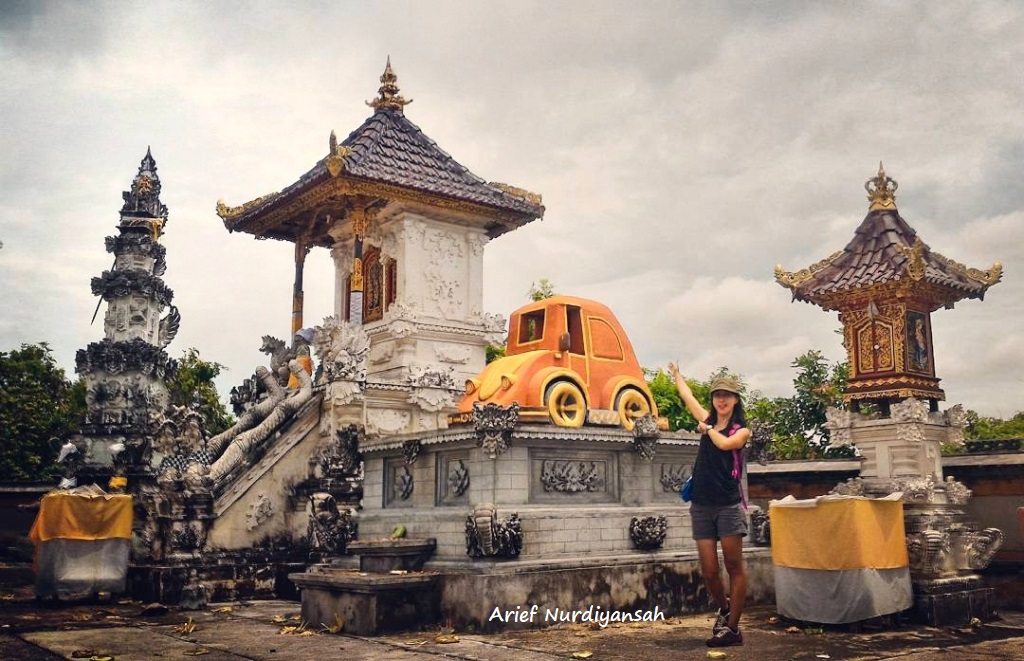 UNIK NIH, ADA VW BEETLE DAN JIMNY DI PURA PALUANG NUSA PENIDA