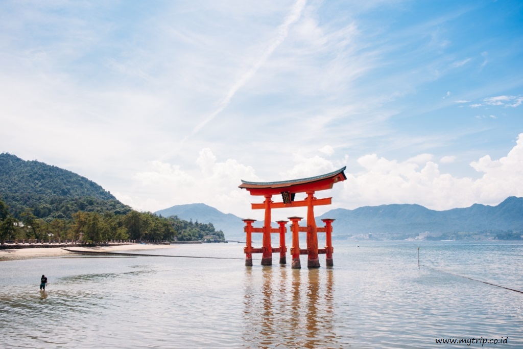 KE HIROSHIMA BELUM LENGKAP KALAU BELUM KE PULAU CANTIKNYA & SHOPPING!