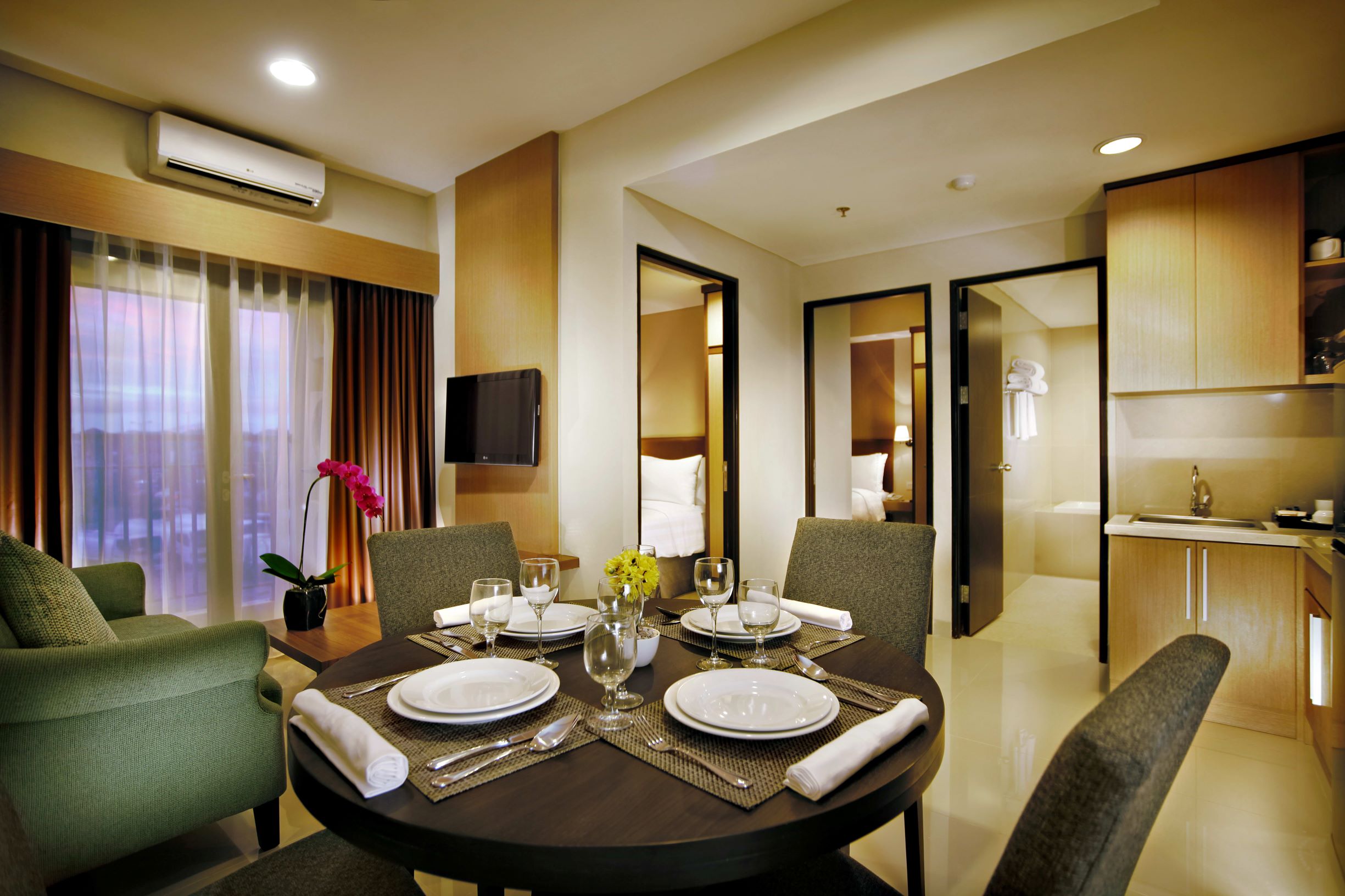 CERIA BERAKHIR PEKAN DI ATRIA HOTEL & RESIDENCES GADING SERPONG