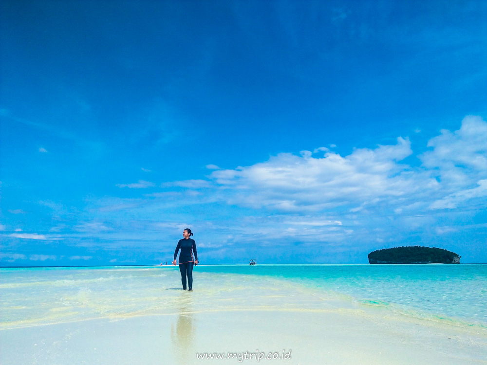 KITA PRIHATIN, WISATA DOMESTIK SUDAH BUKA KEMBALI, TAPI TINGKAT KUNJUNGAN KE RAJA AMPAT DAN LABUAN BAJO MASIH SANGAT RENDAH