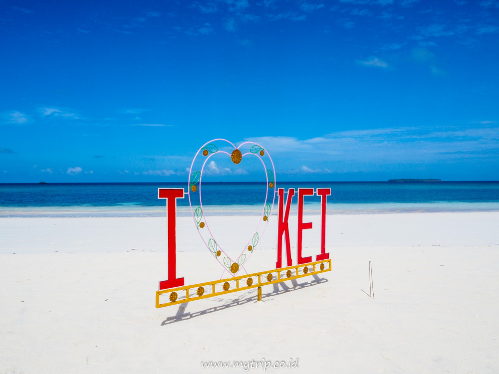YUK NIKMATI PASIR TERHALUS DAN KEMEWAHAN JAGA JARAK DI PANTAI NGURBLOAT PULAU KEI