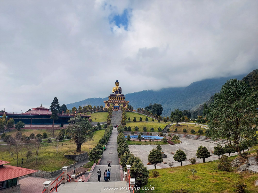 RAVANGLA BUDDHA PARK, BERLATAR GUNUNG SALJU, WAJIB KUNJUNG DI SIKKIM