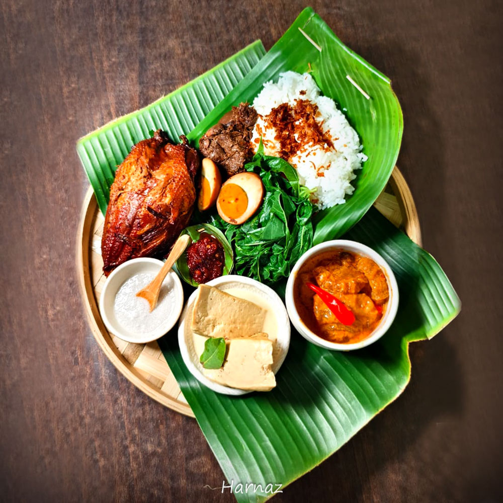 GUDEG YU NAP GOES TO RAFFLES: KHAS JOGJA YANG LARIS MANIS DI SINGAPURA!