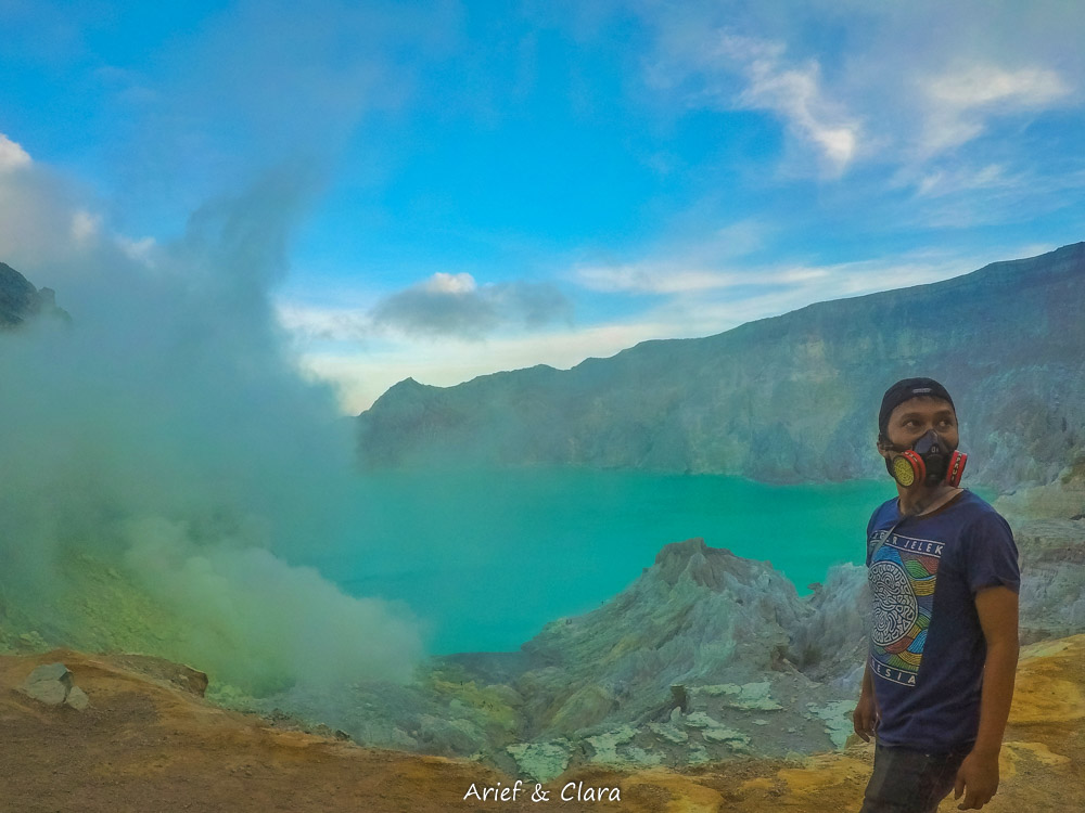 KE KAWAH IJEN NGGAK CUKUP DENGAN MASKER BIASA, HARUS PAKAI MASKER GAS