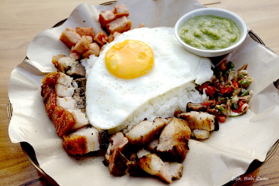 BABI CUAN DI ALAM SUTERA: BABI PANGGANG CRISPY DAN BPK KAWIN DI SATU PIRING
