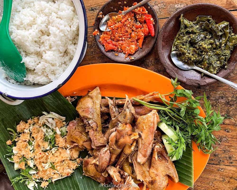 6 KULINER POPULER DI TAWANGMANGU, SOP BUNTUT SAMPAI SATE KELINCI