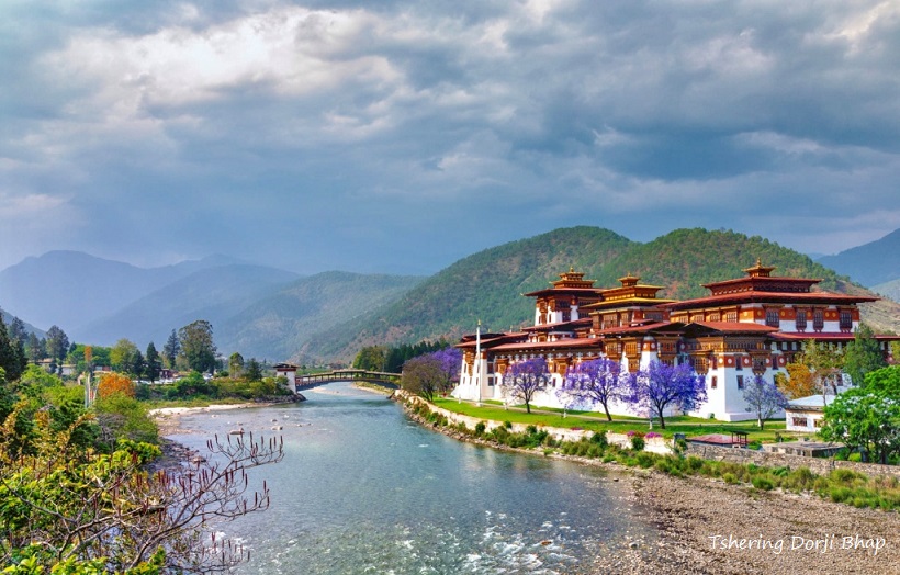 PUNAKHA DZONG, 1 DARI 3 TEMPAT WAJIB KUNJUNG DI BHUTAN