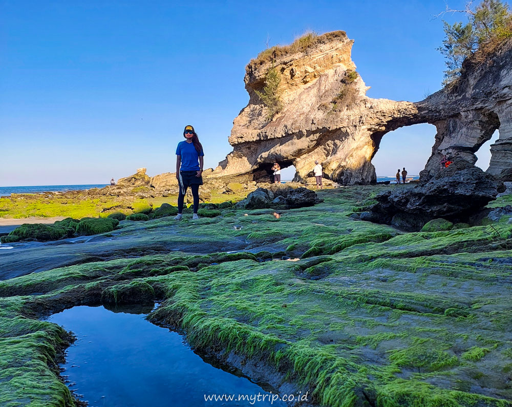 Pantai Watu Parunu Sumba