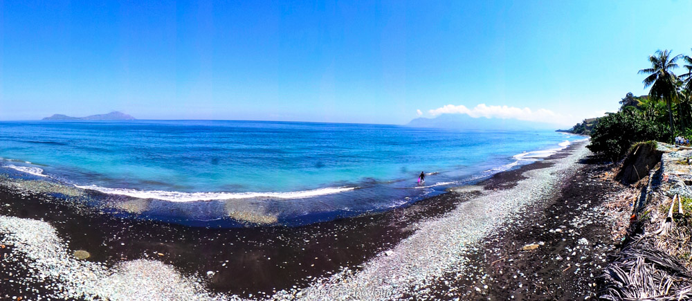 WAJIB SINGGAH KE PANTAI PENGGAJAWA ATAU BLUE STONE BEACH SAAT FLORES OVERLAND