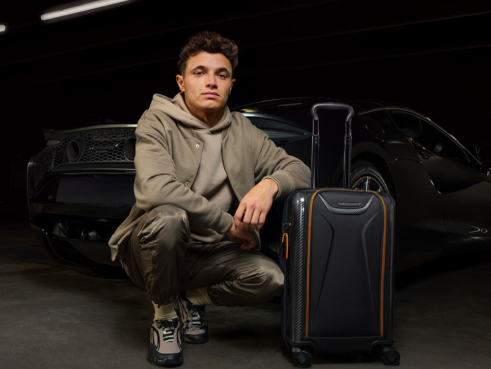 TUMI DAN MCLAREN BERKOLABORASI MELUNCURKAN KOLEKSI HUT KE-60 BERSAMA LANDO NORRIS