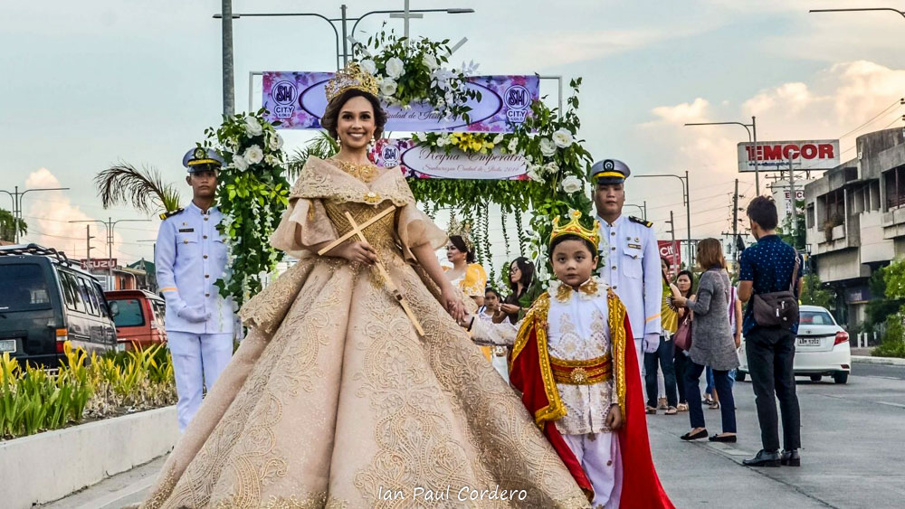 FLORES DE MAYO, MENAMPILKAN SANG RATU FESTIVAL FILIPINA SABTU 29 MEI 2021
