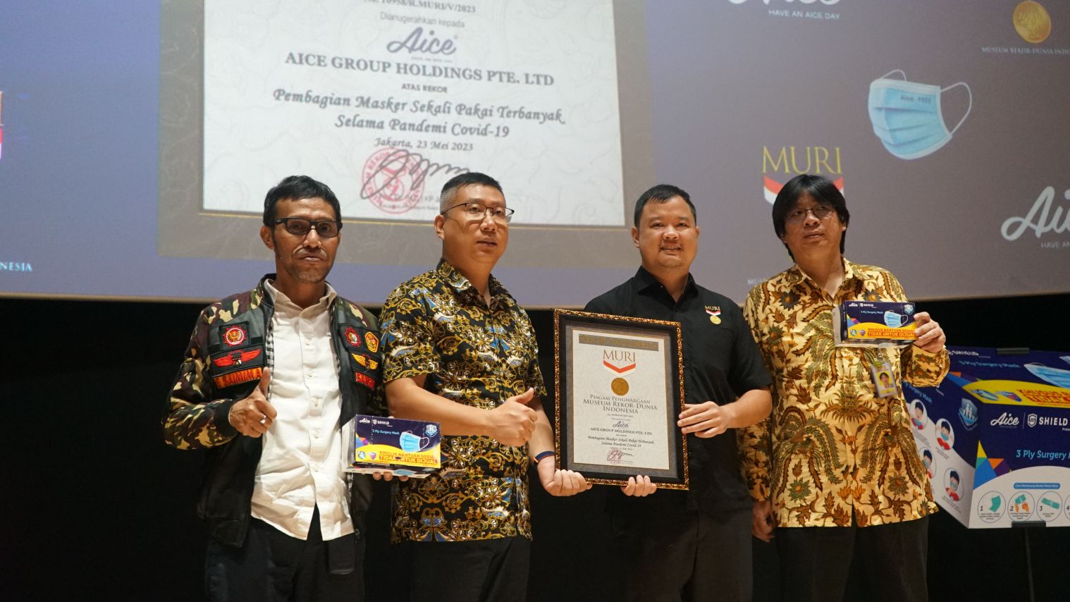 REKOR MURI BARU UNTUK AICE GROUP YANG TELAH MEMBAGIKAN 67 JUTA MASKER SAAT PANDEMI COVID-19