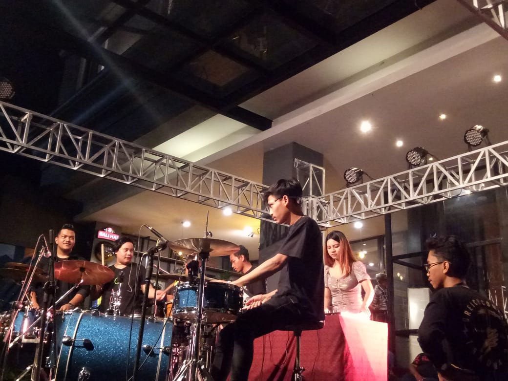 HORISON URIP SUMOHARJO RAYAKAN HARI ULANG TAHUNNYA YANG KE-4