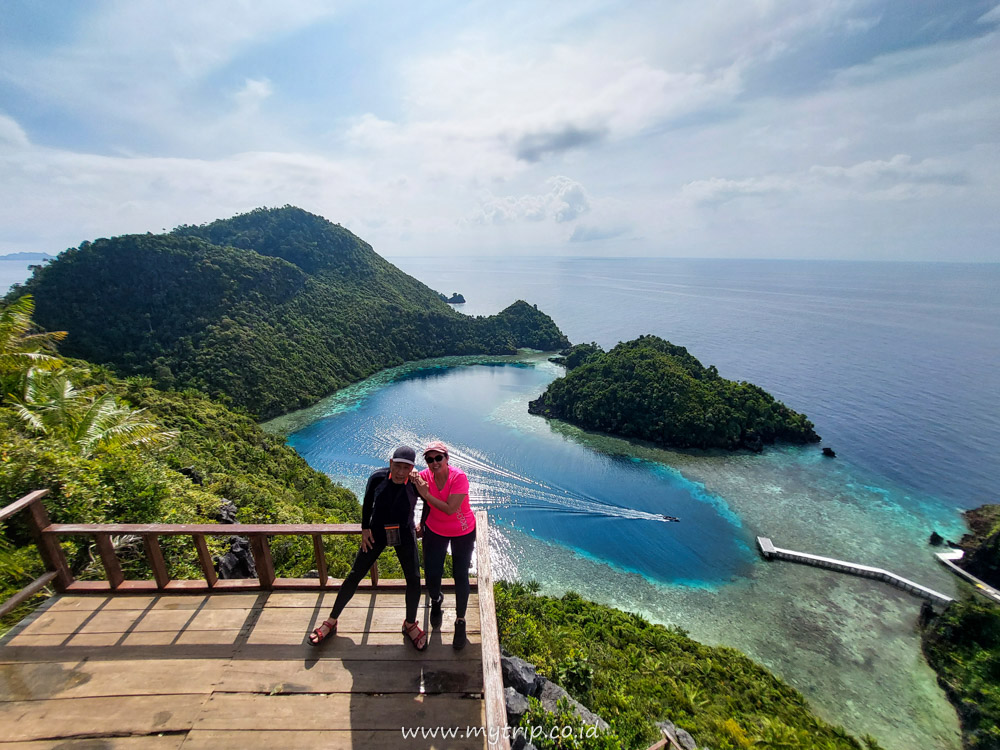 PUNCAK LOVE KARAWAPOP, DESTINASI FAVORIT DI MISOOL YANG TAK BOLEH DILEWATKAN