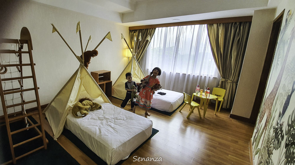 STAYCATION DI HOTEL RAMAH ANAK CENTURY PARK HOTEL