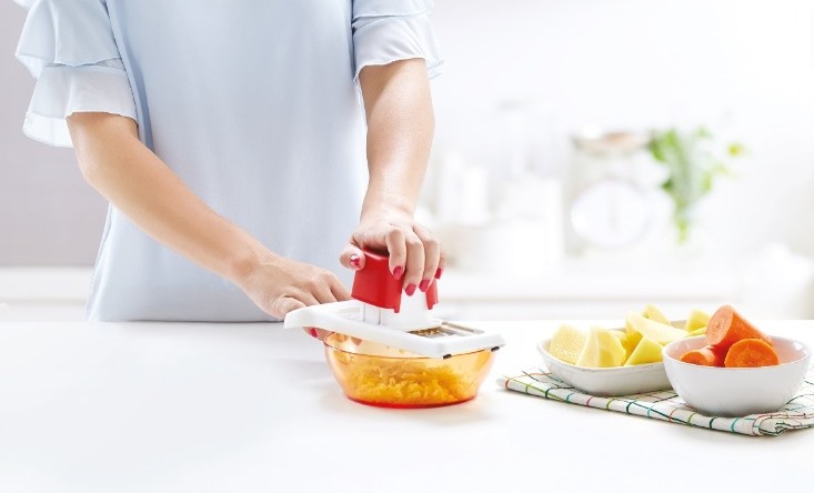 PERMUDAH PENGALAMAN MEMASAK DENGAN PARUTAN MODEREN
