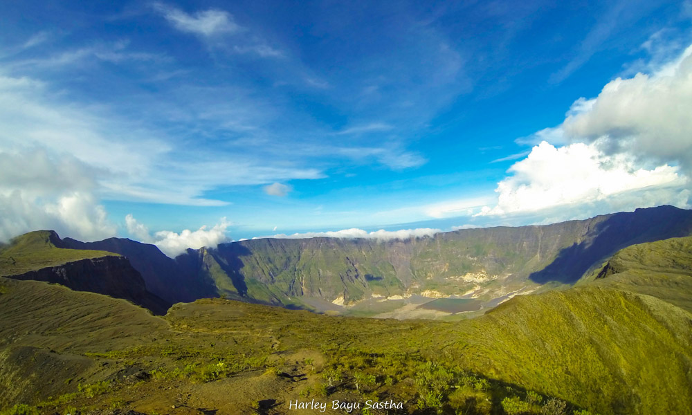 PANDUAN CERDAS EKSPLOR TAMAN NASIONAL GUNUNG TAMBORA