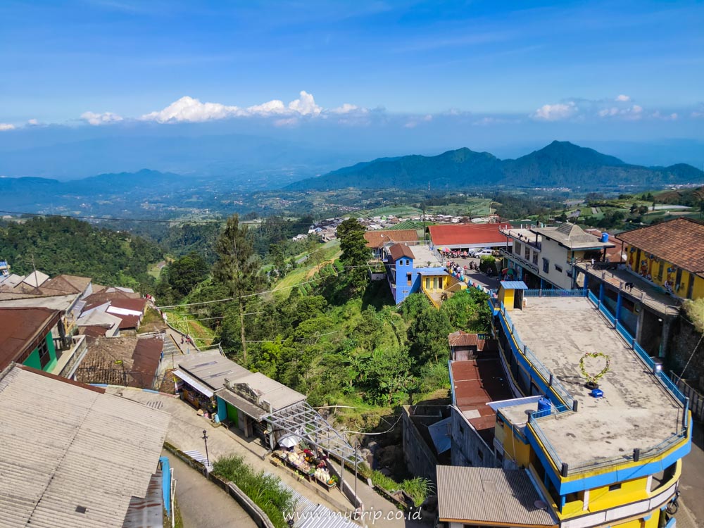 PANDUAN TERKINI MENIKMATI DUSUN BUTUH “NEPAL VAN JAVA”