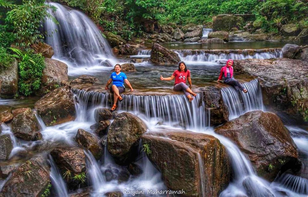 CURUG BUNGSU DI PAMIJAHAN BOGOR, INSTAGENIK & ASYIK BUAT MAIN AIR