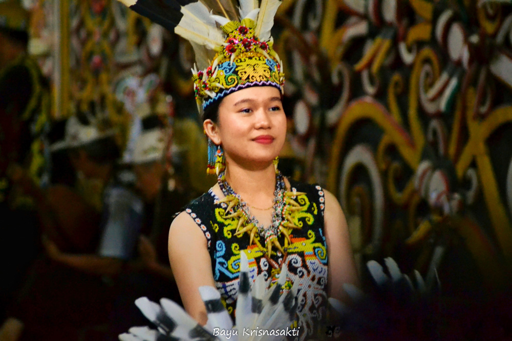 MENYELAMI KEHIDUPAN SUKU DAYAK DI PAMPANG, TAK JAUH DARI SAMARINDA