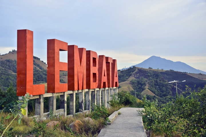 SELAIN 3 GUNUNG APINYA, APA LAGI YANG MENARIK DI LEMBATA?