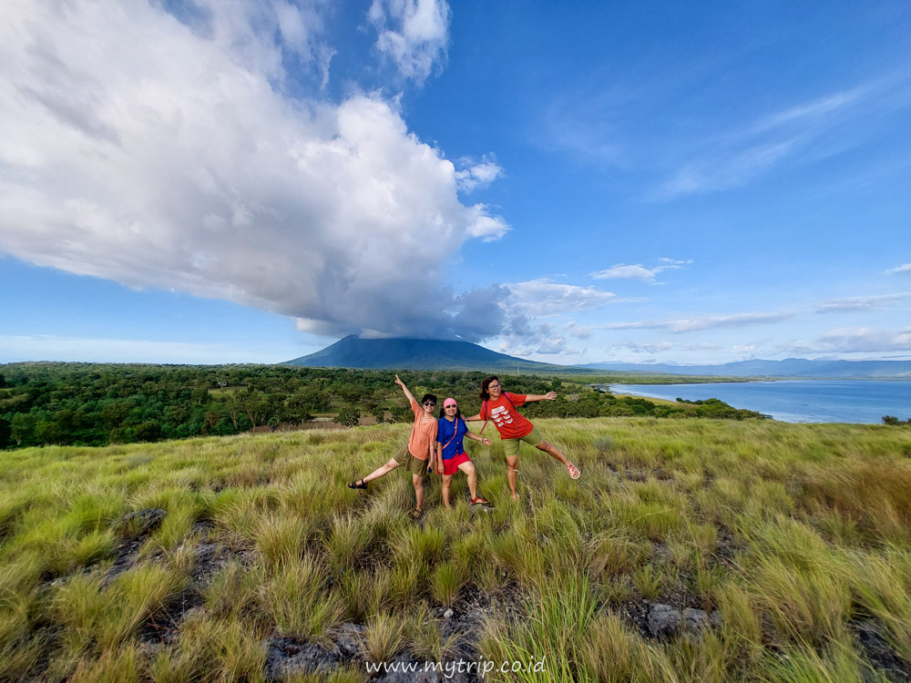 WOWWW…. ADA TEMPAT SEINDAH INI DI LEMBATA. BUKIT GURU MADA NAMANYA