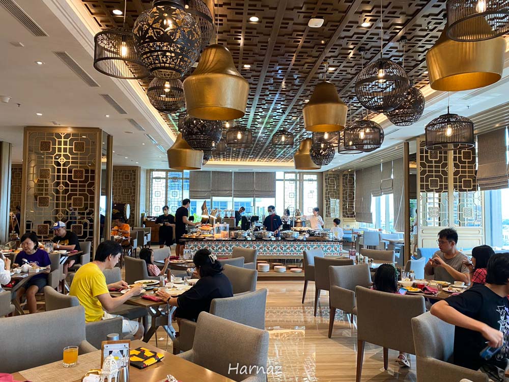 HOTEL TENTREM SEMARANG: PROBABLY THE BEST BREAKFAST IN INDONESIA!